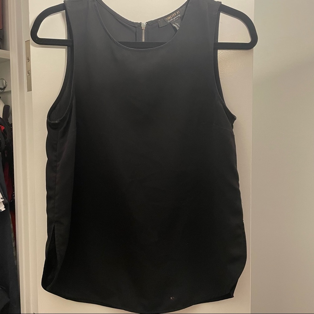 F21 black tank XS